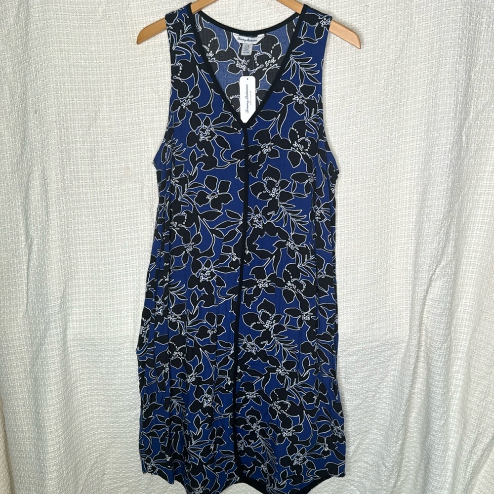 Large Tommy Bahama Forte Floral Shift Dress!!